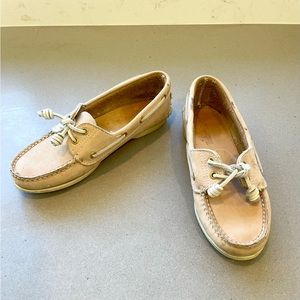 Women’s Timberland leather boat shoe (size 6)